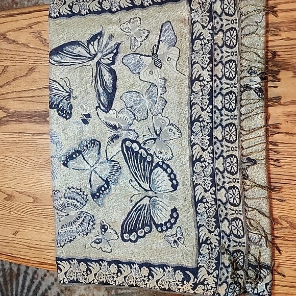 Pashmina and Silk Wrap - Picture 6 of 8